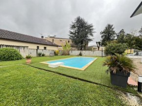 Pool-view holiday home in Toulouse